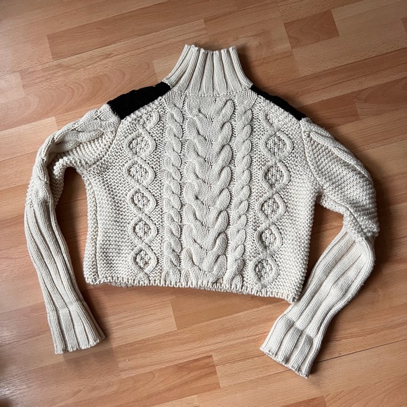 Zara Black / Cream cropped chunky cable knit turtleneck Sweater - Picture 2 of 9